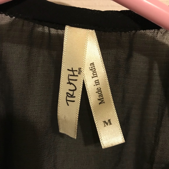 Sheer sleeveless blouse by TRUTH NYC - Picture 4 of 4